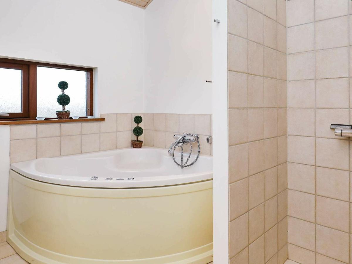 Three-Bedroom Holiday Home In Ulfborg 27 Thorsminde Eksteriør bilde